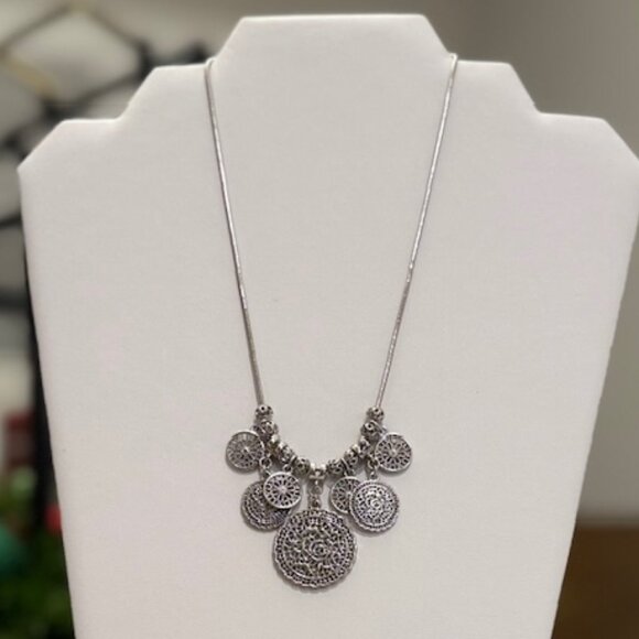 Lia Sophia "CROCHET" Necklace - Picture 3 of 8